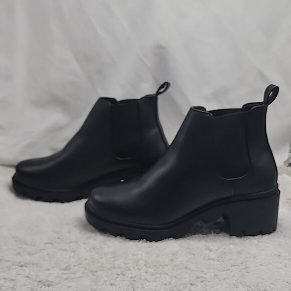 STEVE MADDEN STYLE HADLEE LUG SOLE ANKLE CHELSEA BLACK BOOTIE WOMEN'S 11 NWOB 😊 - Picture 2 of 16